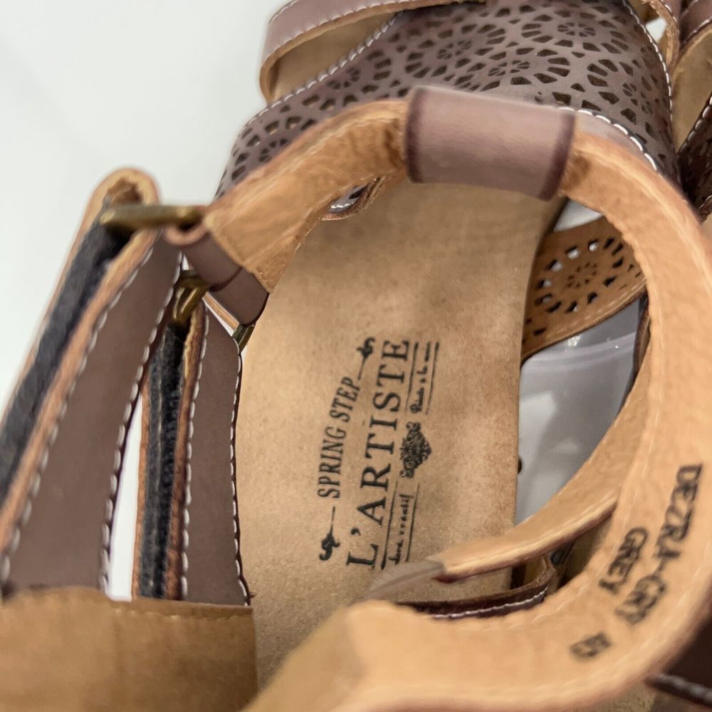 L'Artiste SpringStep Women's Dezra Sandal Size 40 10 Flat Brown Gladiator Shoes - Picture 13 of 15